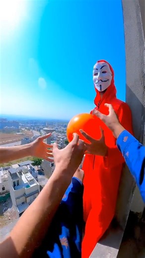 Hacker Real Life Rooftop Escape! 🚨🏙️ #Freerunning #parkour #rooftop #shorts #povrun