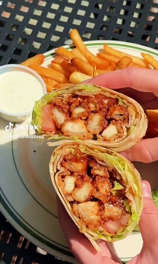 only at archie moore’s 🔥🔥 #archiemoores #fyp #trending #restaurant #ct #goodeats
