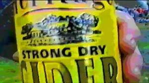 Los años 90 y sus rave 😎 donde la pasión por la música y el baile estaba por encima de todo ✊🏻 | Vicious Magazine
