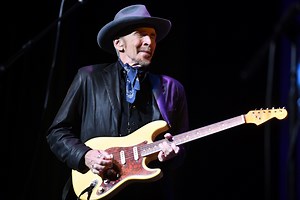 'I Should Have Died': Dave Alvin, Seminal California Country-Punk Guitarist, Talks Private Cancer Battle