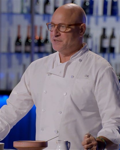 A #LastChanceKitchen matchup no one saw coming 👨‍🍳👨‍🍳 Watch the full episode on Peacock TV and here: bravo.ly/3VeVi2Q. | Top Chef