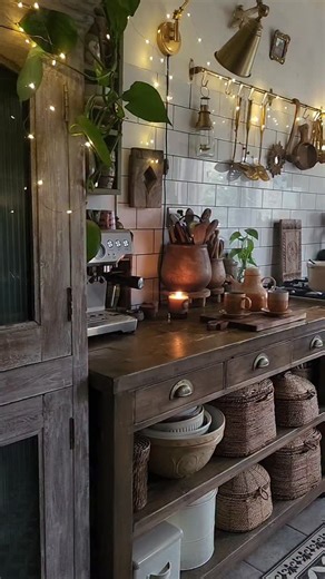 Yvonne Purcell on Instagram: "The last two months have been fairly hectic for many people, including myself, and January has always been a time for me to slow down, eat well, and take care of myself. . It's also around this time that I catch up with little crafts I've put on the long finger, including making this little tin garland that I'll share on my stories tomorrow. I'm also taking up wood carving, and I'll share that soon, too. . . . . . . . . . . . #cottagekitchendecor #myktchn #countryco