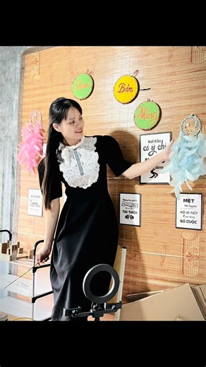 8K views · 354 reactions | Đặt trọn tâm tình vào từng nét chữ, Ánh vẫn luôn ở đây đồng hành cùng bà con CHÈ SHAN BẢN NÙNG nè‍♀️ | Lê Ngọc Ánh | Facebook