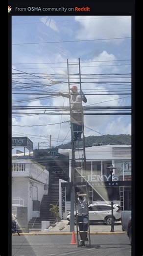 ⚠️ This looks like “just another day at work”… until you really look. A ladder placed directly inside live overhead power lines. No isolation. No clearance. No room for error. Electricity doesn’t forgive mistakes. One slip. One sway. One misjudgment — and this becomes fatal. What makes this dangerous: • Metal ladder = direct conductor • Multiple energized lines within arm’s reach • No visible exclusion zone or traffic control • No secondary fall protection This isn’t bravery. It’s risk normaliza