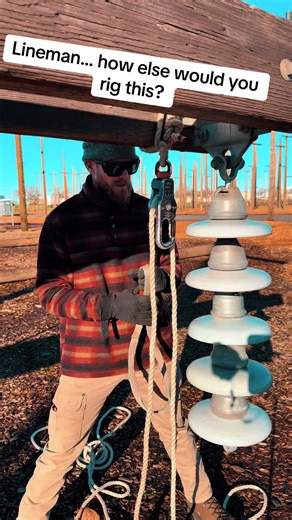 Lineman Rigging Techniques for Insulator Change Outs