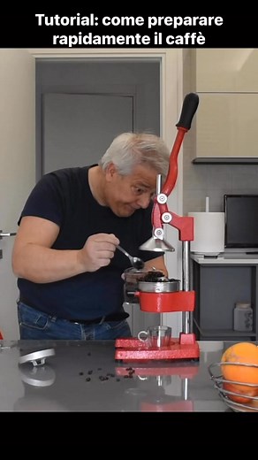 Tutorial: Come preparare il caffè | Surreal Channel Italia