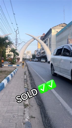 𝗦𝗢𝗟𝗗 𝗨𝗡𝗜𝗧 𝗔𝗟𝗘𝗥𝗧❗️ Another premium unit released to a happy and satisfied client! 𝗨𝗡𝗜𝗧: 2018 Audi A3 PETROL 𝗢𝗗𝗢 𝗥𝗘𝗔𝗗𝗜𝗡𝗚: 61,000 kms only 𝗣𝗔𝗬𝗠𝗘𝗡𝗧 𝗧𝗘𝗥𝗠: Cash 𝗖𝗟𝗜𝗘𝗡𝗧 𝗣𝗥𝗢𝗙𝗜𝗟𝗘: Trader We extend our heartfelt thanks to our buyer—a kind and dedicated Trader from Thika —for trusting Mombasa Motor Ltd in acquiring his vehicle through full cash payment. Your professionalism and humility made this transaction a smooth and pleasant experience! #fyp #nairobit