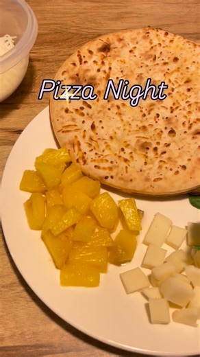 Homemade pizza!  Do pineapple belong on pizza? Leave a comment.. #comfortfood #pizzalover #pizzalovers #delicous #yumm | Shakey Jay | Facebook