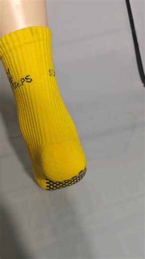 🧦 Custom Socks, Made Just for You! Looking to boost your brand identity? Want unique items for your team, event, or store? Let us turn your ideas into wearable creativity! ✨ What We Offer: ✔ Various materials & lengths ✔ Fully customizable logos, text, and patterns ✔ Low MOQ available ✔ Factory-direct quality & stable supply ✔ Fast sampling & on-time delivery Perfect for corporate gifts, team events, brand merchandise, online shops, and more! Share your idea with us — we’ll turn it into a pair 