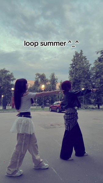 Explore the Loop Dance Trend This Summer