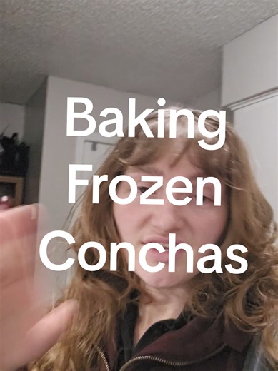 baking up my frozen conchas from the night before. they didnt fully proof cause my house was like 60° last night. I should've turned the oven light on but I didnt realize we lost an hour of sleep so I was scared they would over proof if too warm. it is what it is. my brother will be just fine lol. #conchas #pandulce #bakingtips #bakinghacks