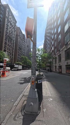 Waiting at the Crosswalk in a Manhattan Street Canyon 🚦 NYC Sounds 4K