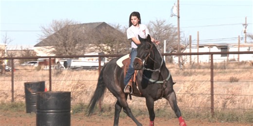 Lubbock 11-year-old headed to Junior World Finals for barrel racing