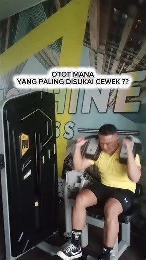 Ayo otot mana ??#gym @Robby Shine #gymniwbie