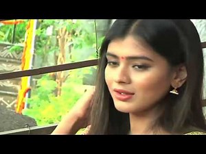 Hebah Patel's CLEAVAGE Shows At 'Nenu Naa Boyfriends' Mahurat | Lehren Telugu