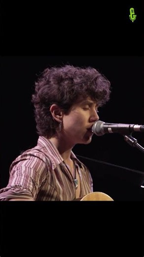 Olive Klug - "Taking Punches From The Breeze" (live on eTown)