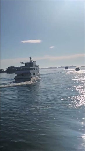 Matsushima Scenic Cruise – The boat slowly departs from the pier, white waves surging and stretch...