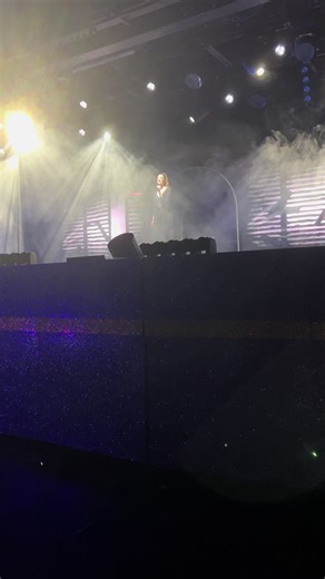 emily ATE this in iconic🩶 #butlins #cast #singer