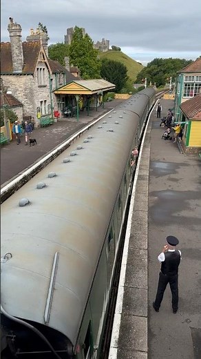 Steam Train leaving Corfe Castle station Swanage Heritage Railway 🇬🇧 #corfe #wareham #steamtrain