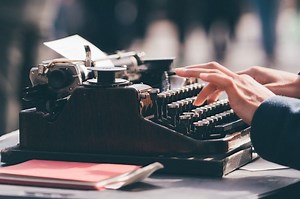 Cara Penulisan Judul yang Benar Sesuai PUEBI, Beserta Contohnya - Sonora.id