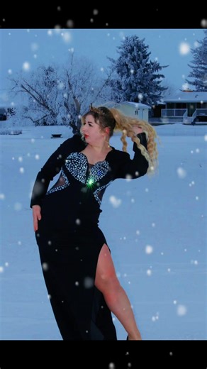 Kateryna DAVYDENKO 🇺🇦🇨🇦 (@katerynadavydenko2)’s videos with Winter - AShamaluevMusic