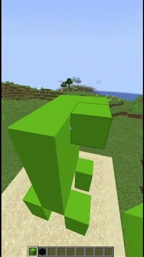 Minecraft Creeper Statue !