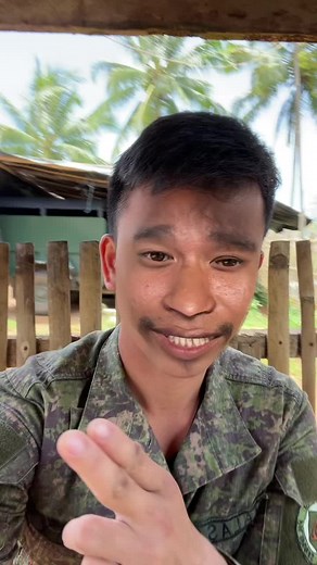 Understanding Military Hand Signals in Outdoor Settings