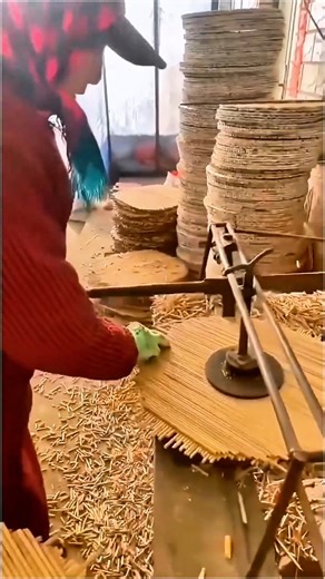 The process of making mats with wooden planks