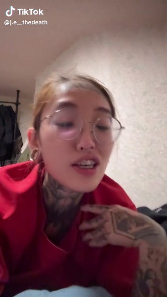 魷魚Jess🦑 (@j.e__thedeath) 的影片使用了 original sound - som som