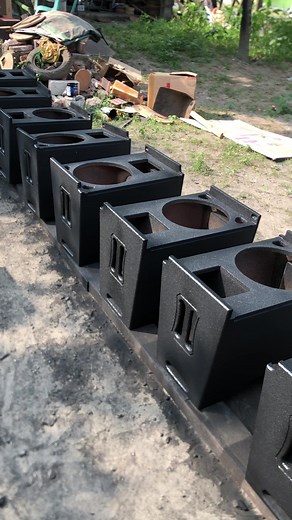 Proses Finishing Box Speaker Line Array Dua Sayap