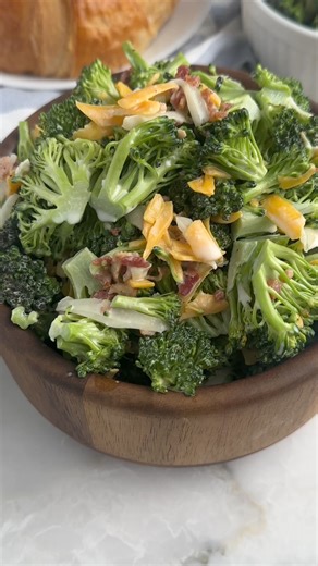 🥦Copycat Chicken Salad Chick broccoli salad - RECIPE: https://www.foodlovinfamily.com/chicken-salad-chick-broccoli-salad-recipe/ #broccolisalad #potluckfavorites #broccoli #copycatrecipe | Foodlovinfamily