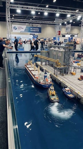 Ultra Realistic RC Grain Terminal Bulk Cargo Ship Docking Simulation