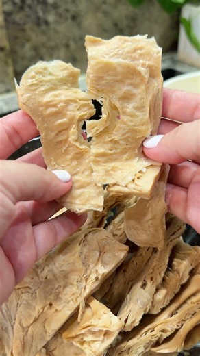 Vegetarian egg rolls simmered in soy sauce #lemhayanvat #food #snackreview