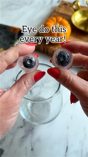 Fun eye catching treat ideas for Halloween! 👀 #Halloween #eyeball #partyfood