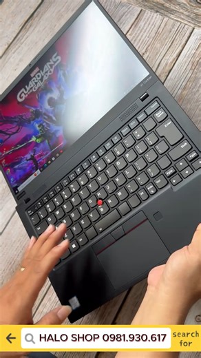 ThinkPad X1 Carbon Gen 7 ------------------- ◼️ CPU: Core™ i5-8265U VPro Processor (up to 4.10GHz with Turbo Boost, 4 Cores, 6MB Cache) ◼️ RAM: 8GB LPDDR3 onboard memory 2133MHz ◼️ Ổ cứng: SSD Nvme PCLe M2 256G ◼️ Vga : Intel® UHD Graphics 620 ◼️ Màn hình: 14.0" FHD (1920 x 1080) IPS, low power,400 nits,95% sRGB và 61% AdobeRGB ◼️ Cổng kết nối: 2 x USB 3.1 (Gen 2)** Type-C / Intel Thunderbolt™ 3,HDMI 1.4,Headphone / mic combo,... ◼️ Cổng giao tiếp mạng : Intel® Dual-Band 9560 802.11 AC (2 x 2). 
