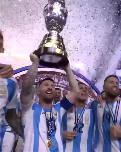 Messi se aposenta da seleção da Argentina