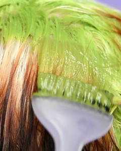 Want a bold look? You'll love these two-toned hair color ideas! 💖 | To Dye For