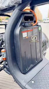 2000W 60V Three wheel Electric citycoco scooter tricycle bike 18x10inch fat tire speed 50km/h max range 80km charge time 3-5h size 1860x960x1200mm WhatsApp 8618565119998 sales@emaxco.com | Emax Motorcycle Co.,Ltd