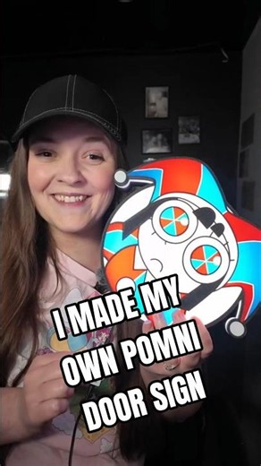 Glitch didn't make a Pomni door sign so I 3D Printed one myself