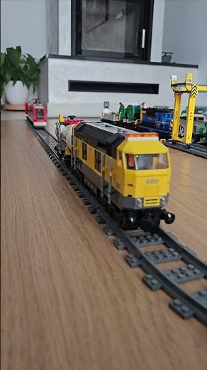 LEGO trains 7938 & 7939 in action! Classic sets on the move!