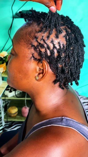 Départ de micro locks sur cheveux courts