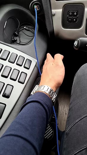 Exploring Truck Dashboard Controls and Features