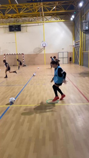 ¡El Sistema de Entrenamiento de Futsal Más Completo Ya Está Aquí! 400 Ejercicios de Futsal 200 Videos Demostrativos para Transformar a Cualquier Jugador o Equipo AQUI: https://pay.hotmart.com/L102985318J?checkoutMode=10 | Educación Física Escolar