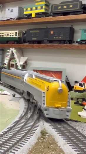 L1 pulls passenger service with a conrail SD80mac cameo!