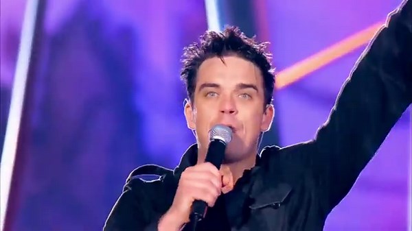 Robbie Williams - Angels - LIVE at Knebworth (2003) 4K Remastered