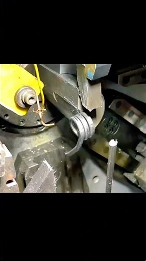 Grip spring manufacturing process. #cutting #iron #machine