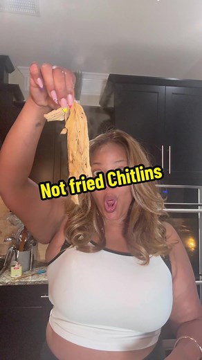 Not Fried Chitterlings 😂 Yeah I did that 1 bag Dried Bean Curd Sticks 2 tbsp Vegan Pork Boullion 1 tbsp Golden Chick Seasoning 2 tbsp Vegan Worcestershire 1 cup purpose flour 1 cup Corn starch 2 tbsp golden chick 2 tsp smoked paprika Oil for deep frying Finish with red house Seasoning and Hot Sauce. Enjoy! #soulfood #cooking #chefjoya #foodtiktok #recipes #fypシ゚viral #creatorsearchinsights #chitlins #snack #dinner #vegan #recipes