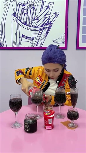¿Cuántos vasos se pueden llenar con un refresco? #kpopdemonhunters #cosplay #huntrix