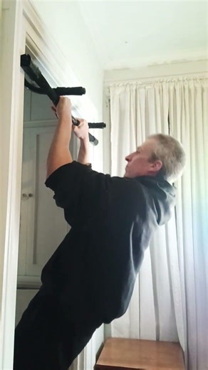 Close Grip Pull ups