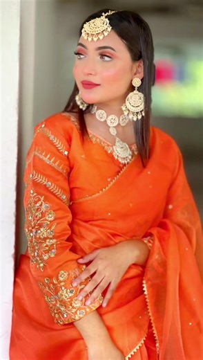 14K views · 966 reactions | Weeding party makeup look ✨李 All makeup products from : GLAM DUST BY Khushi✨ Saree from: Merari✨ Jewellery From: Chandbalis✨ | Makeup by Sadia | Facebook